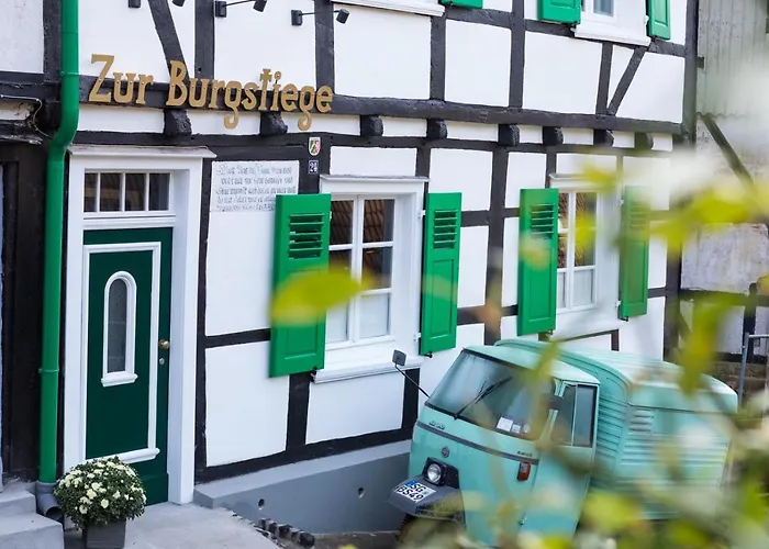 Zur Burgstiege Hotel *